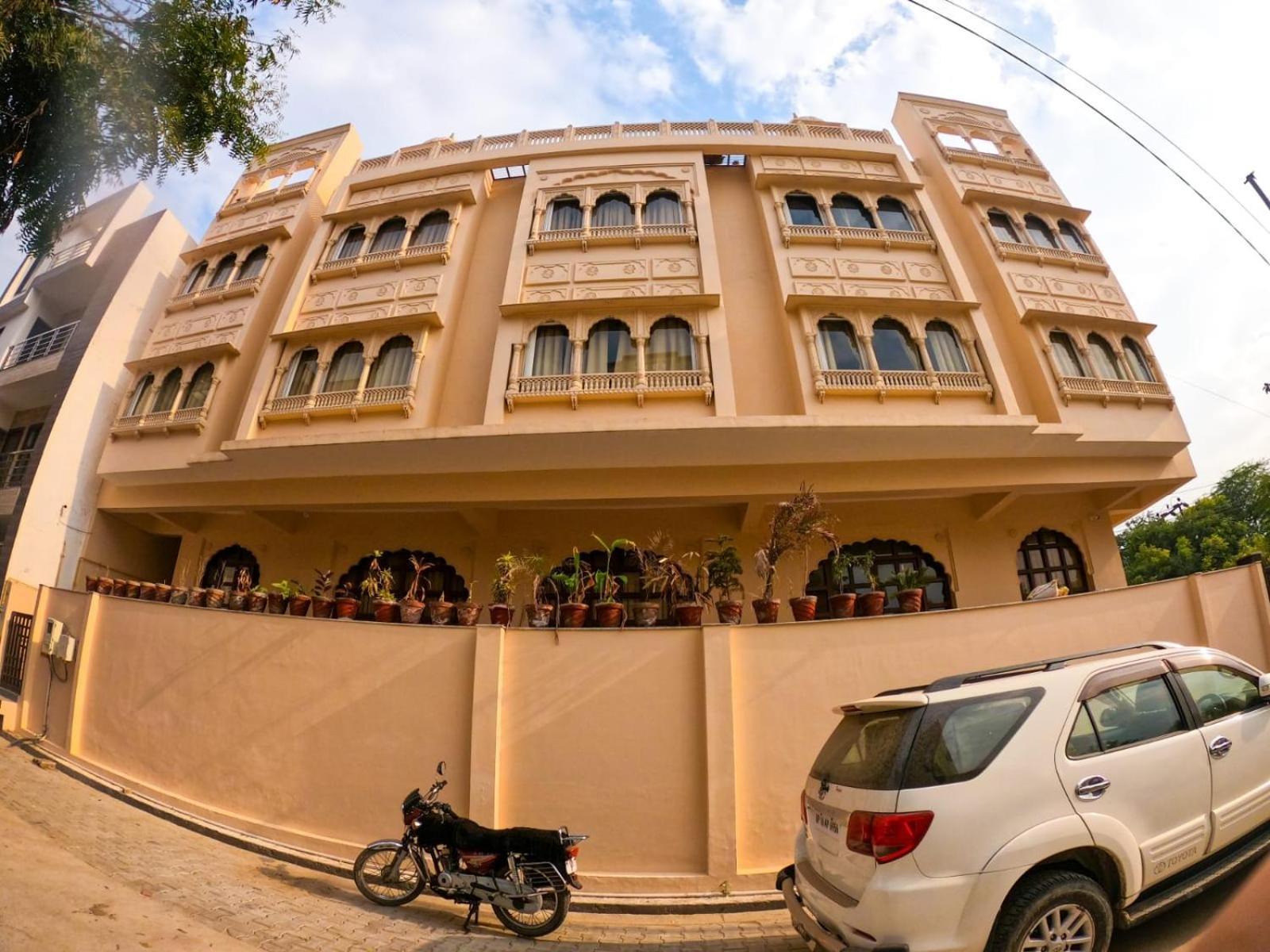 The Taj Vista Agra- Walking Distance To Taj Mahal Hotel Agra  Buitenkant foto