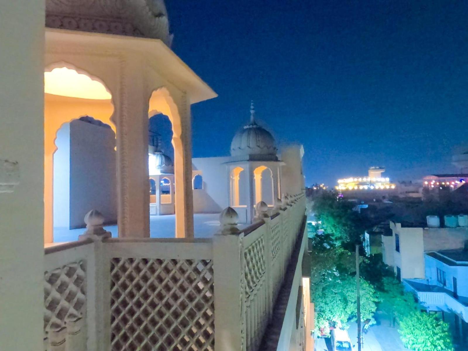 The Taj Vista Agra- Walking Distance To Taj Mahal Hotel Agra  Buitenkant foto