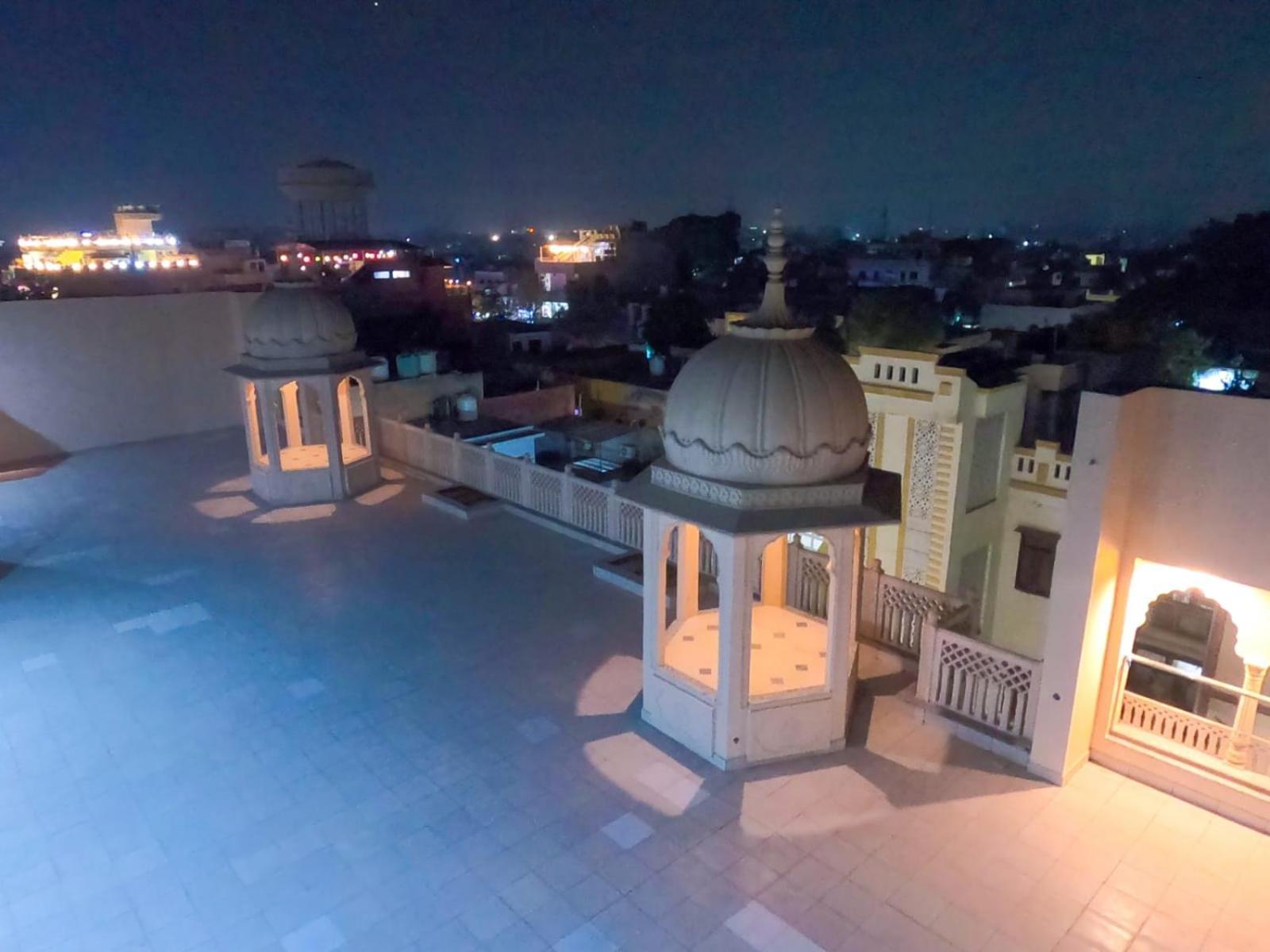 The Taj Vista Agra- Walking Distance To Taj Mahal Hotel Agra  Buitenkant foto