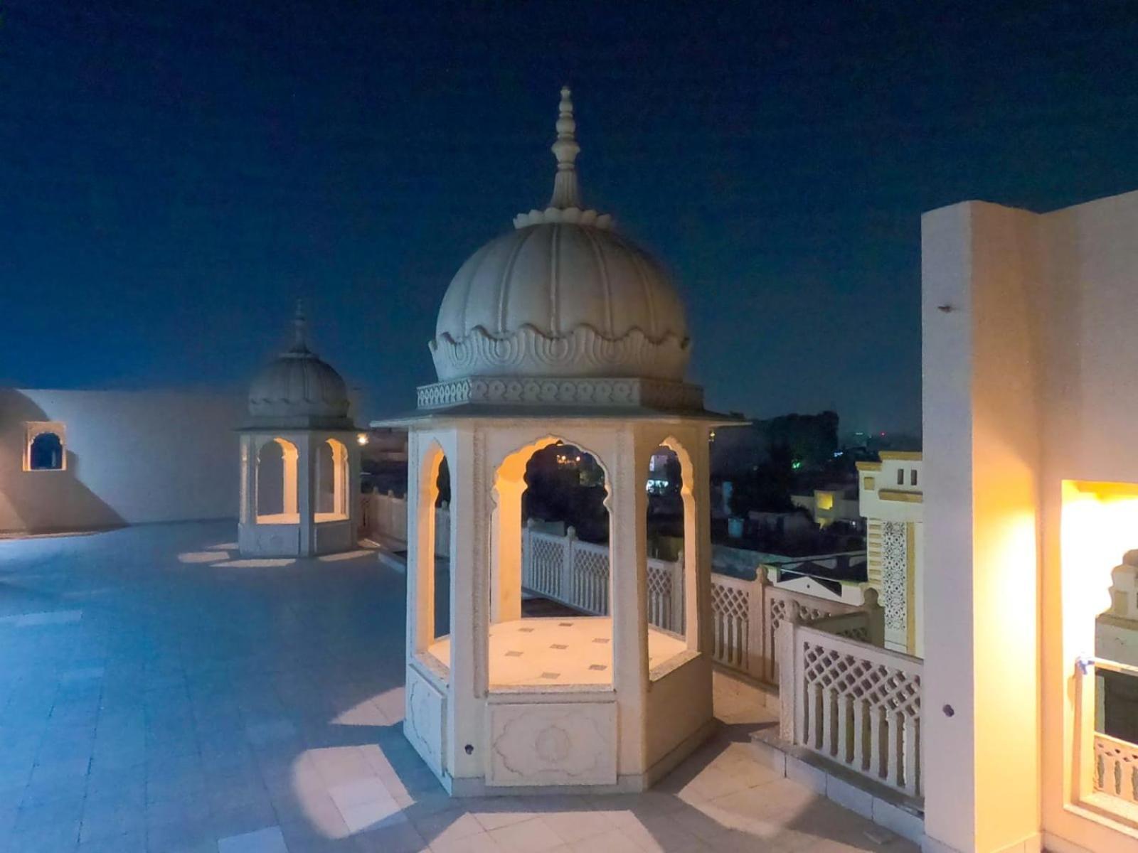 The Taj Vista Agra- Walking Distance To Taj Mahal Hotel Agra  Buitenkant foto